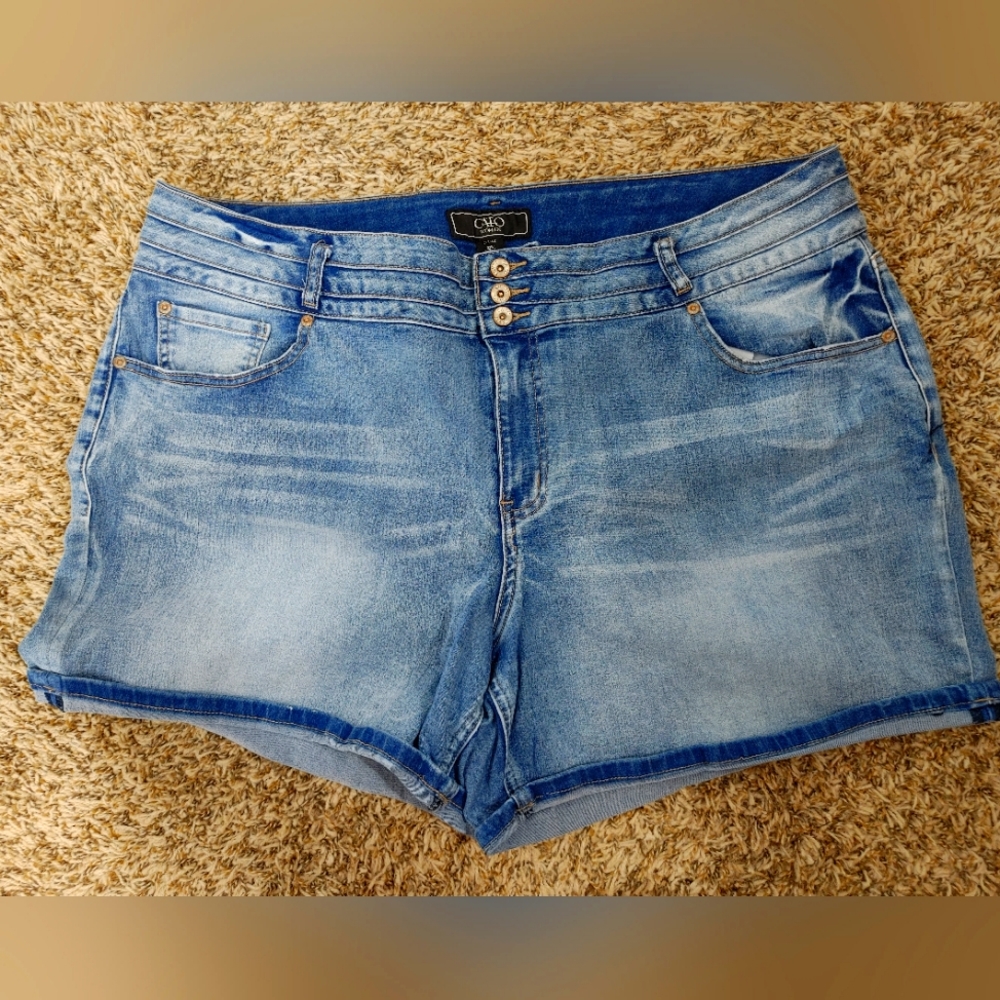 Cato Woman's Classic Shorts